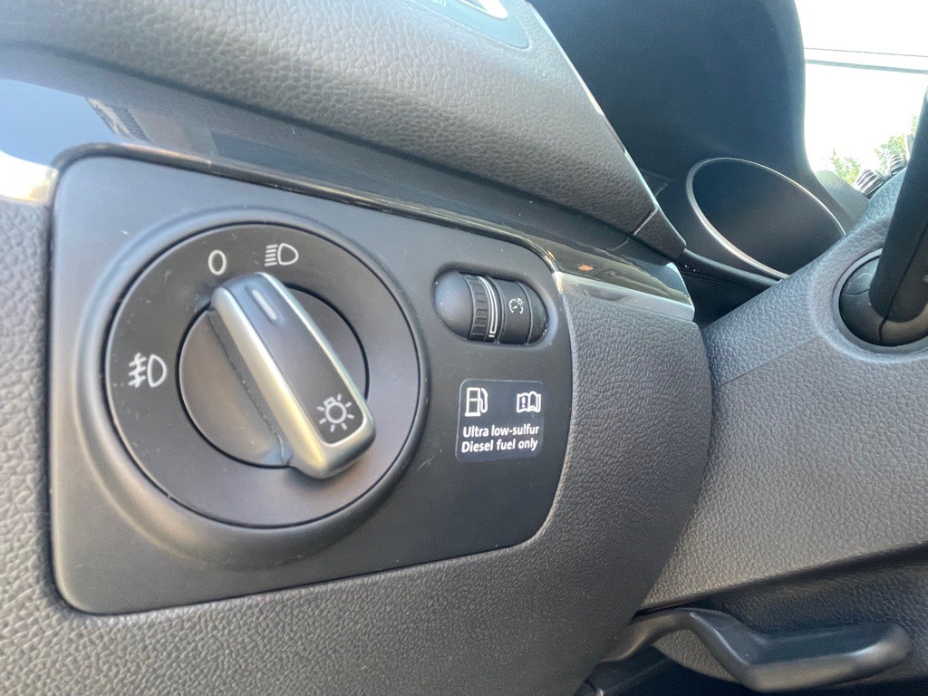 2011 Volkswagen Golf Image 14