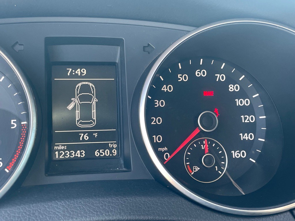2011 Volkswagen Golf Image 15