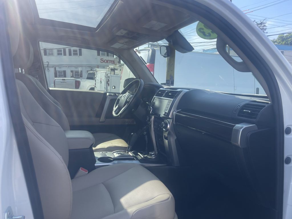 2023 Toyota 4Runner Image 3