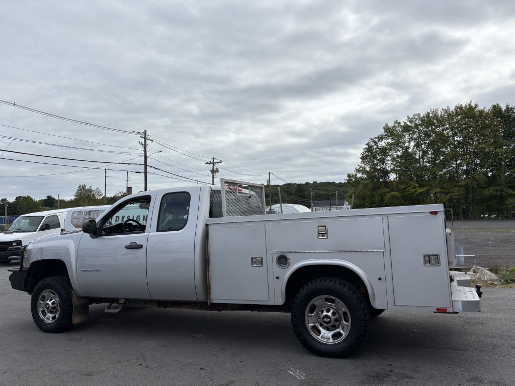 2011 Chevrolet Silverado 1500 Image 2