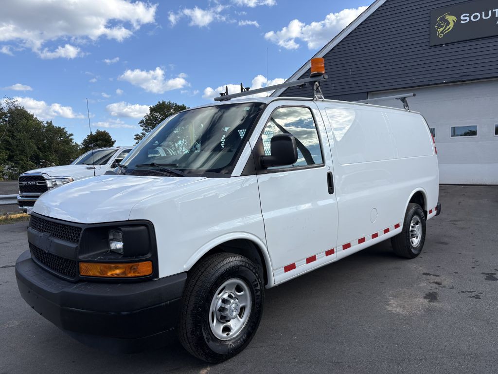 2017 Chevrolet Express Image 1