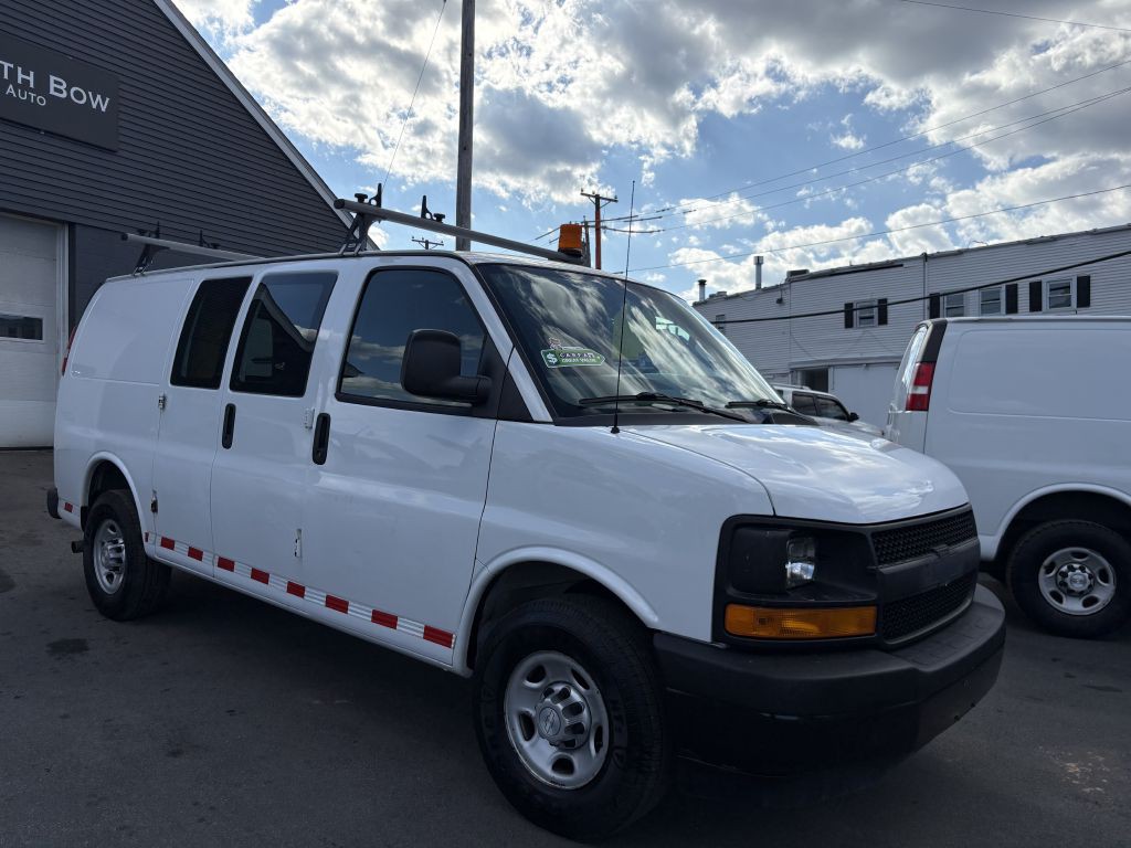 2017 Chevrolet Express Image 2