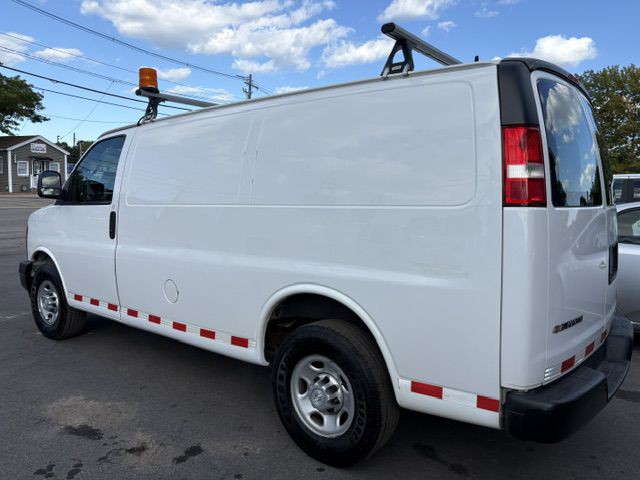 2017 Chevrolet Express Image 5