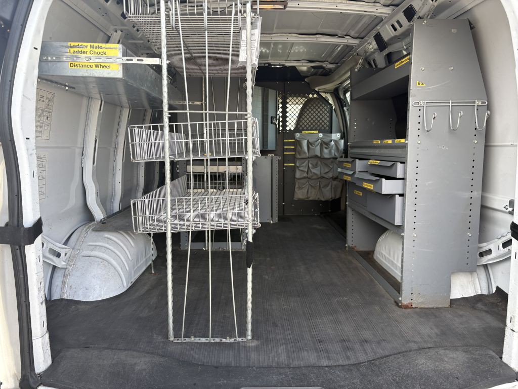 2011 Chevrolet Express Image 3