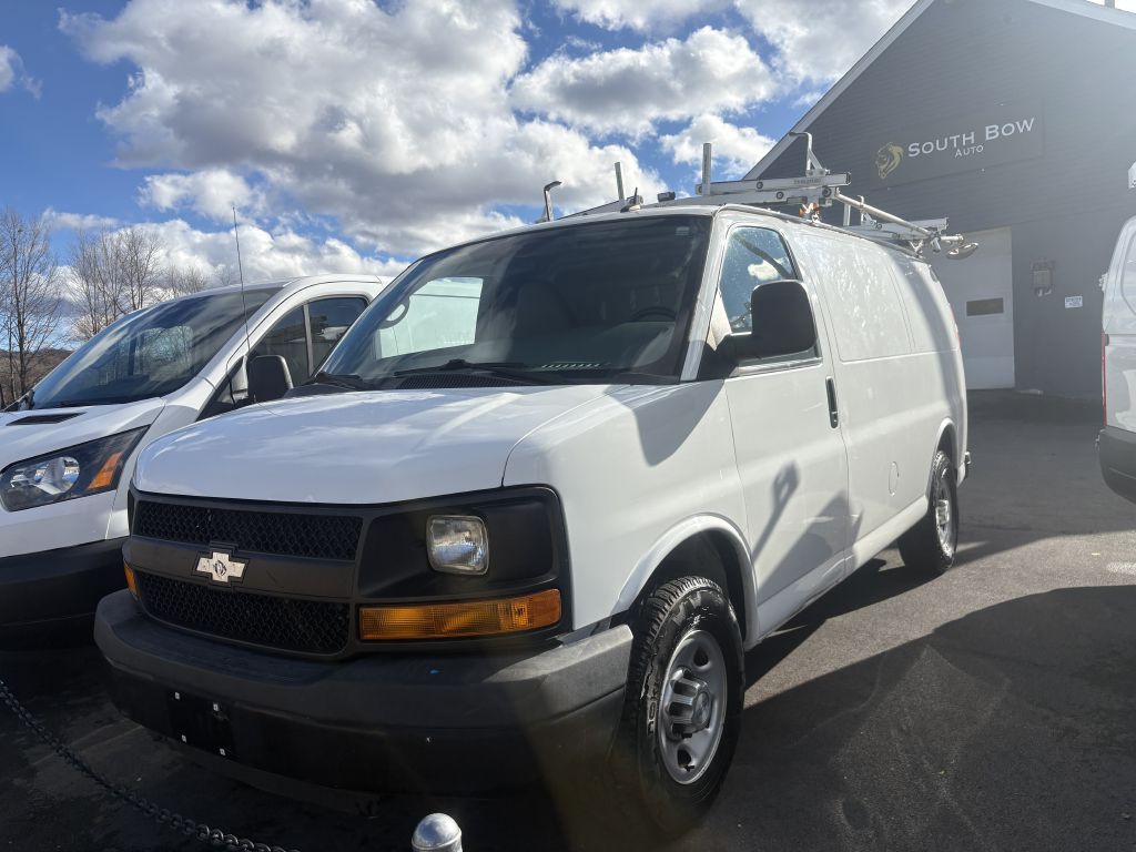 2015 Chevrolet Express Image 2