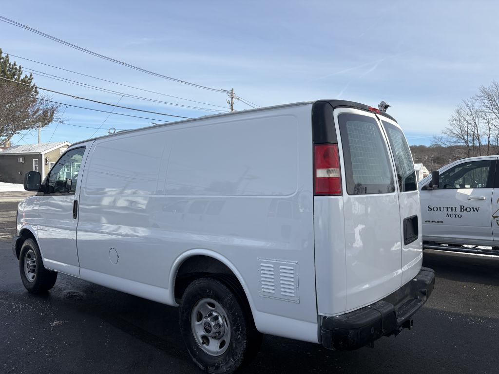 2015 GMC Savana Image 6