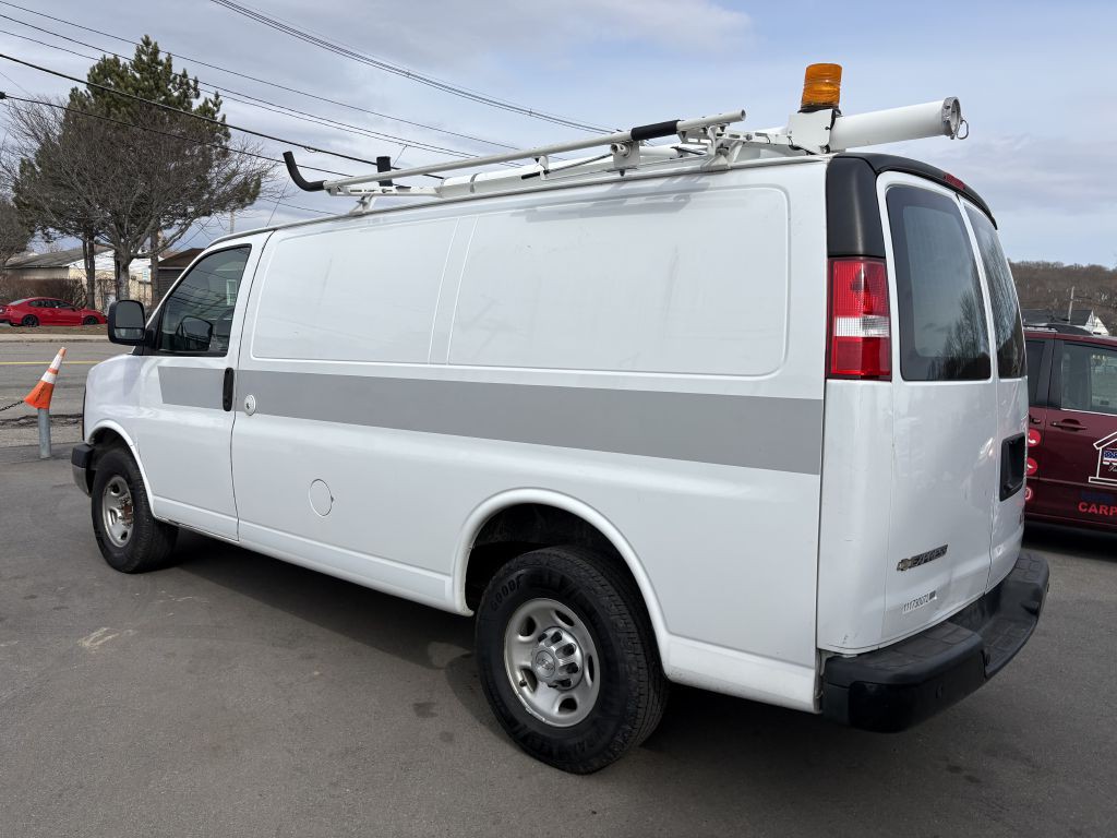 2017 Chevrolet Express Image 2