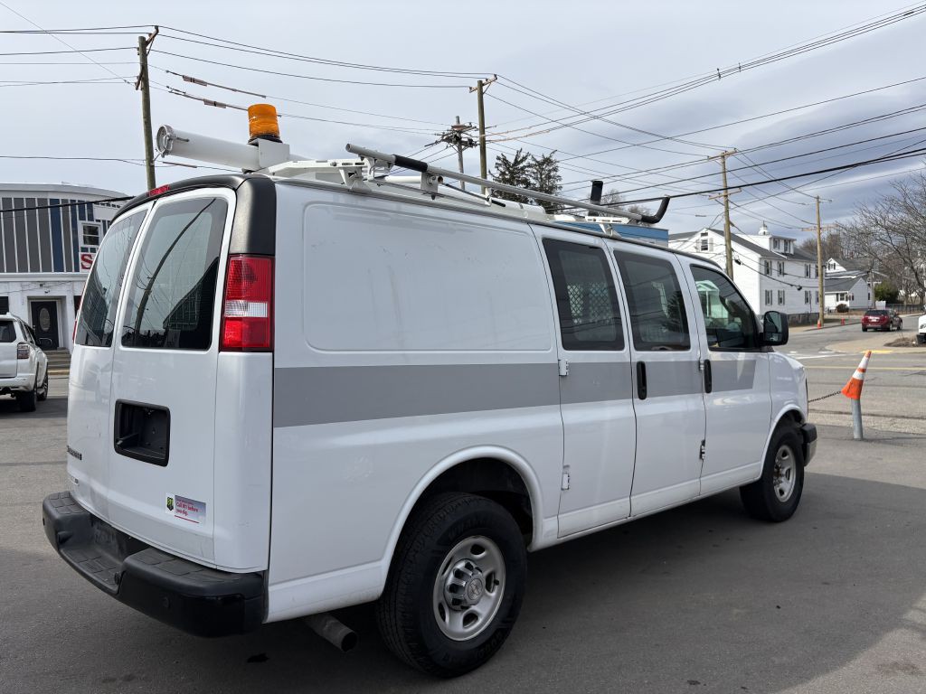 2017 Chevrolet Express Image 7