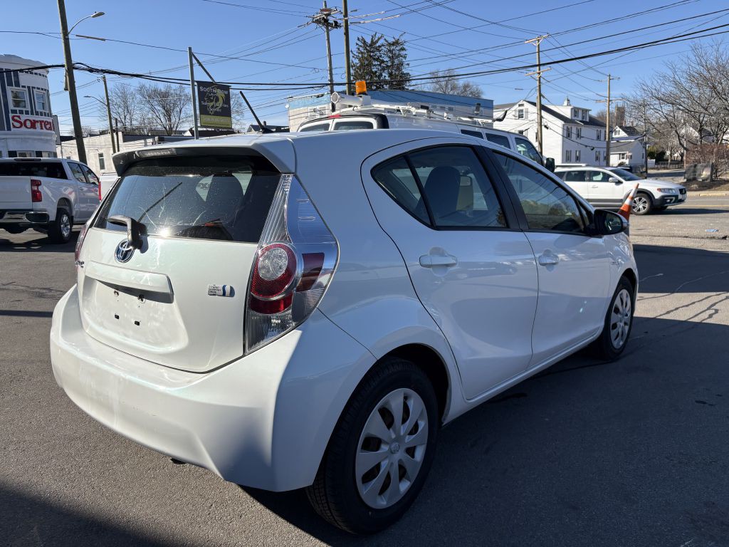 2012 Toyota Prius Image 3