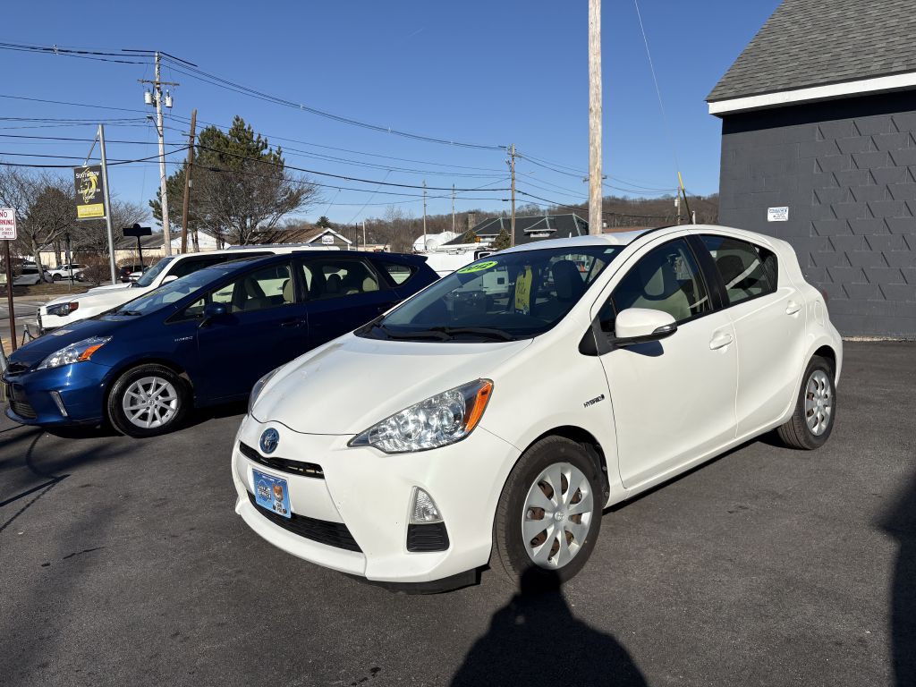 2012 Toyota Prius Image 7