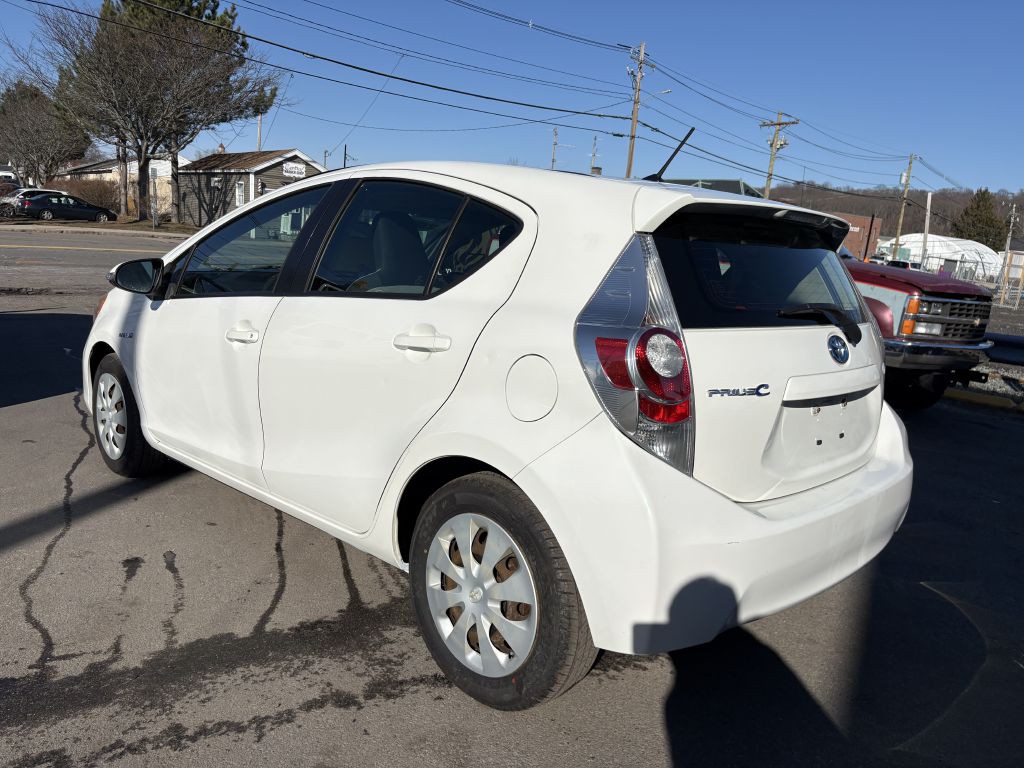 2012 Toyota Prius Image 8