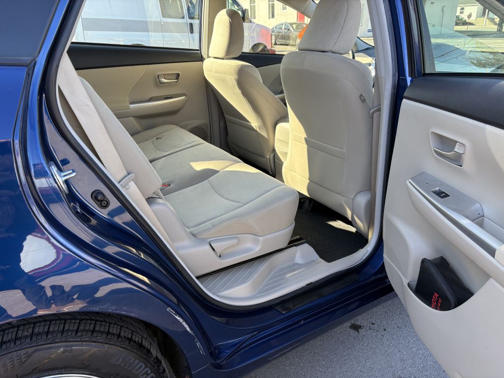 2012 Toyota Prius Image 6