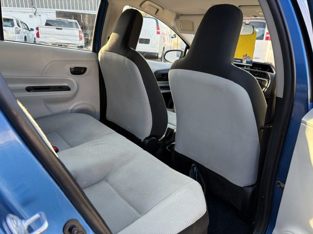 2014 Toyota Prius Image 6