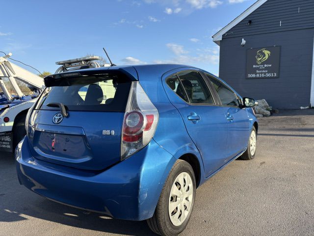 2014 Toyota Prius Image 8