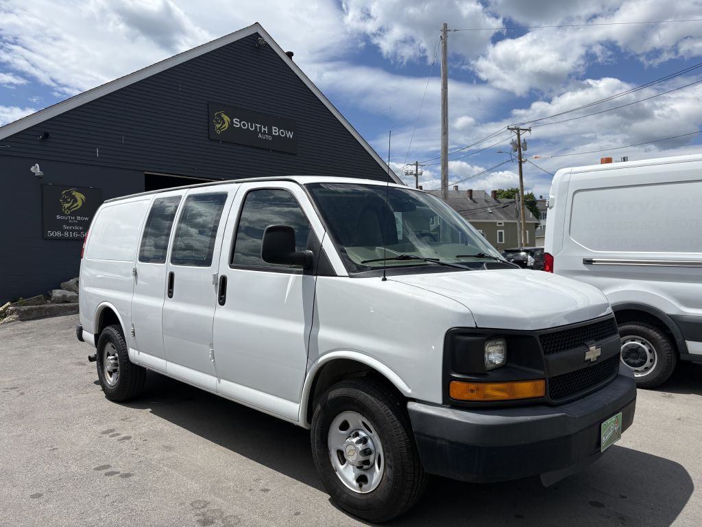 2011 Chevrolet Express Image 3