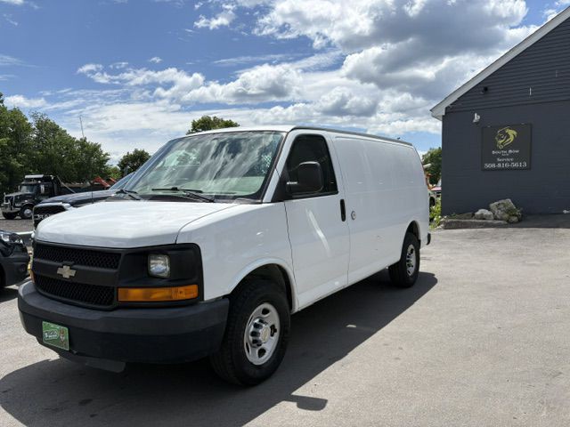 2011 Chevrolet Express Image 4