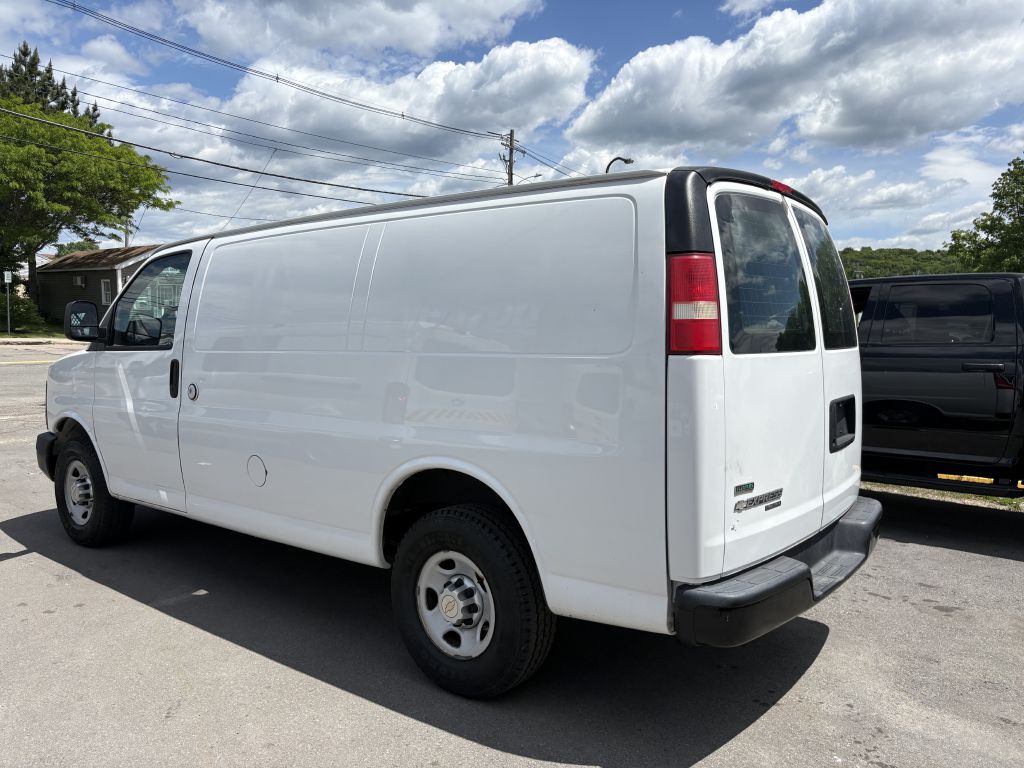 2011 Chevrolet Express Image 7