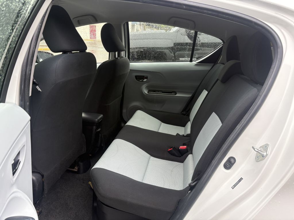 2014 Toyota Prius Image 4