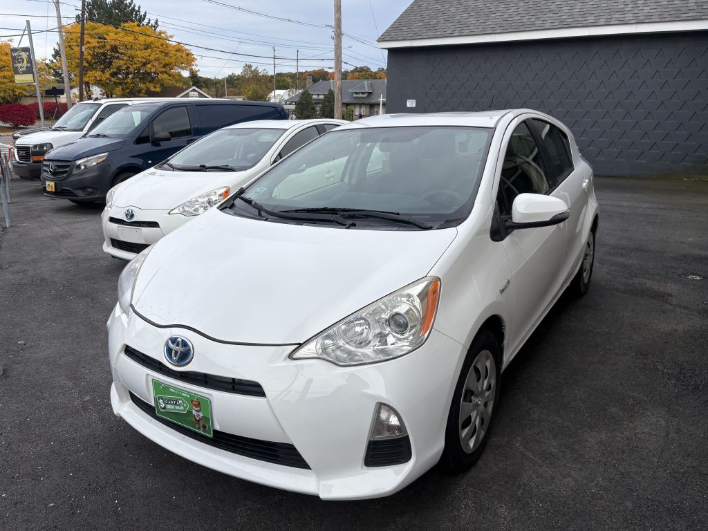 2013 Toyota Prius Image 3