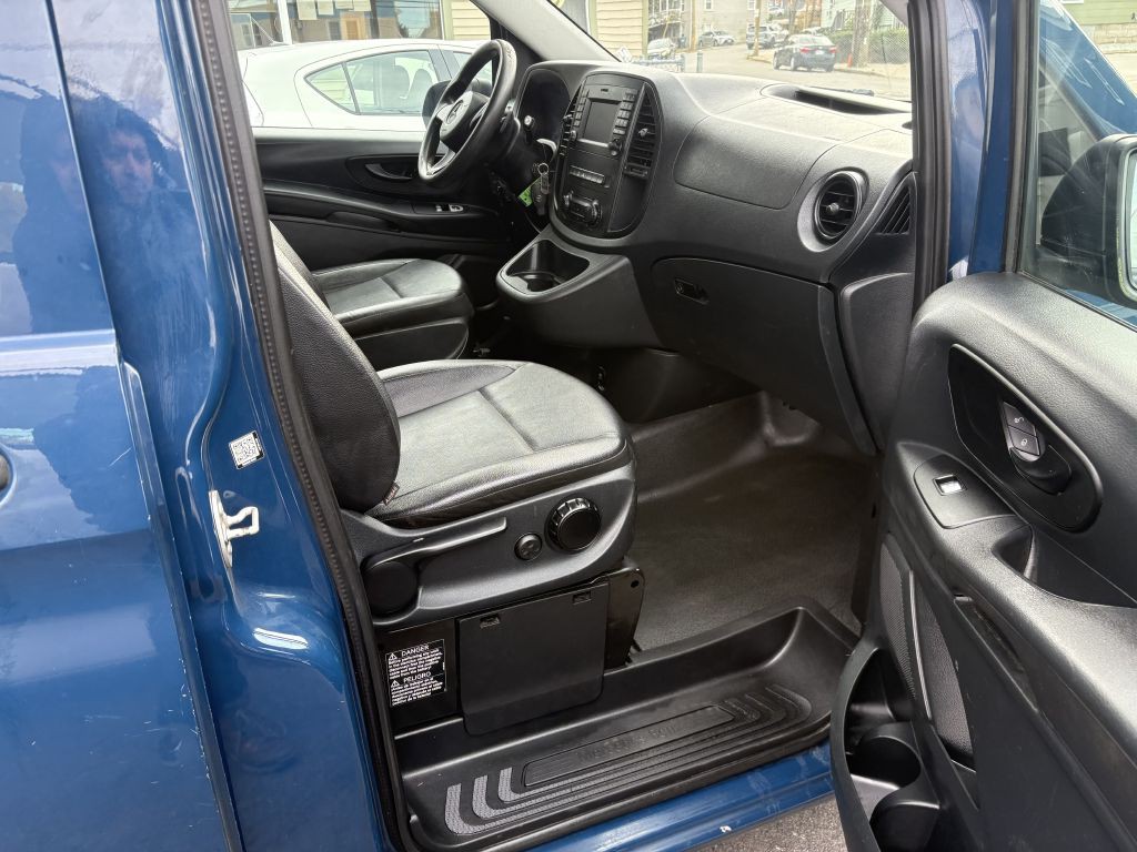 2018 Mercedes-Benz Metris Image 2