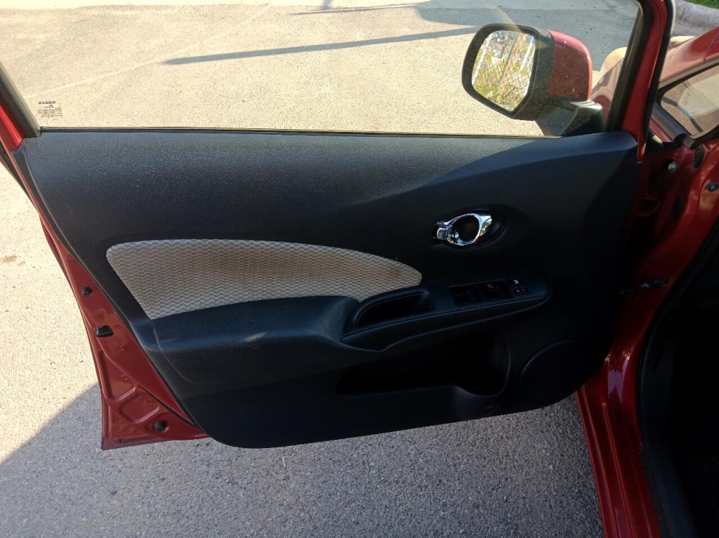 2014 Nissan Versa Image 9