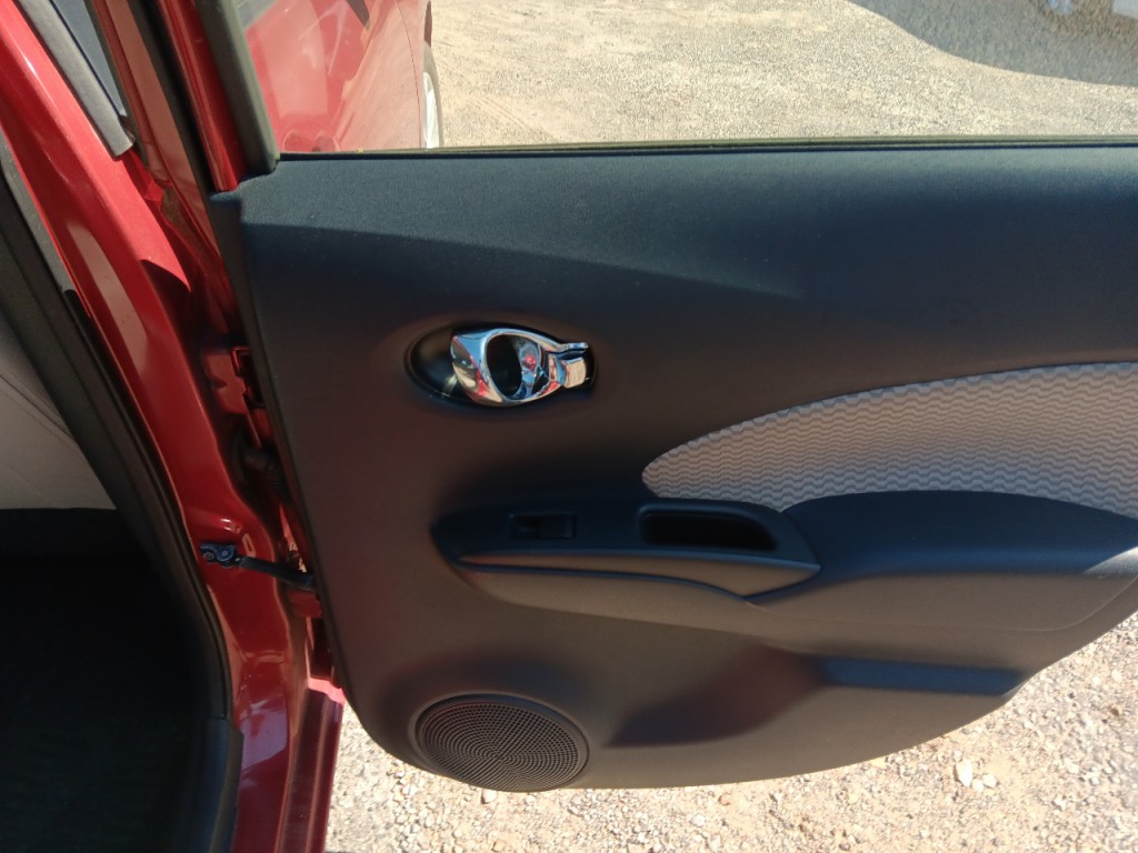 2014 Nissan Versa Image 22