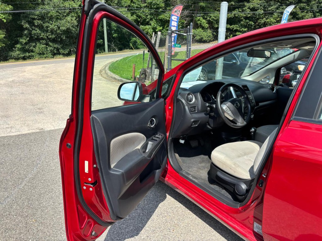 2014 Nissan Versa Image 5