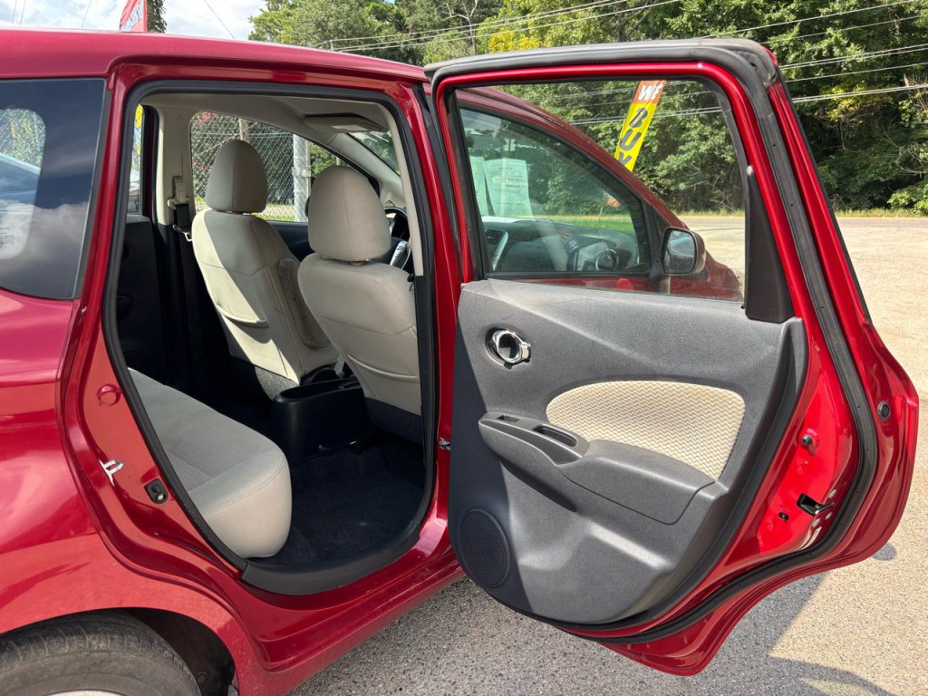 2014 Nissan Versa Image 9