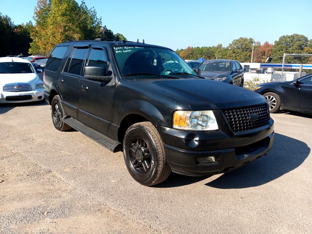 2003 Ford Expedition Image 2