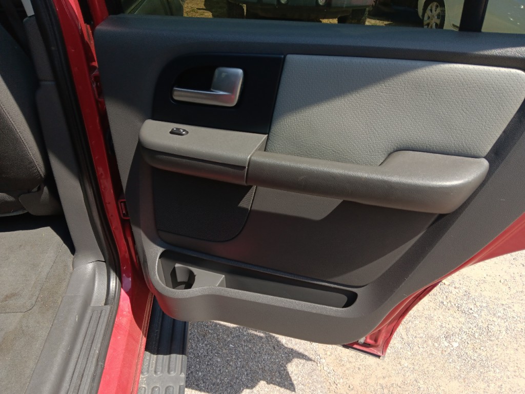 2003 Ford Expedition Image 13