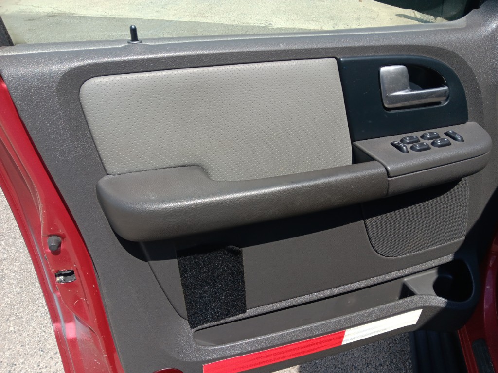 2003 Ford Expedition Image 16