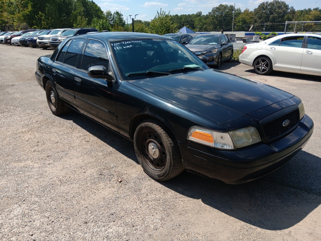 2010 Ford Crown Victoria Image 3