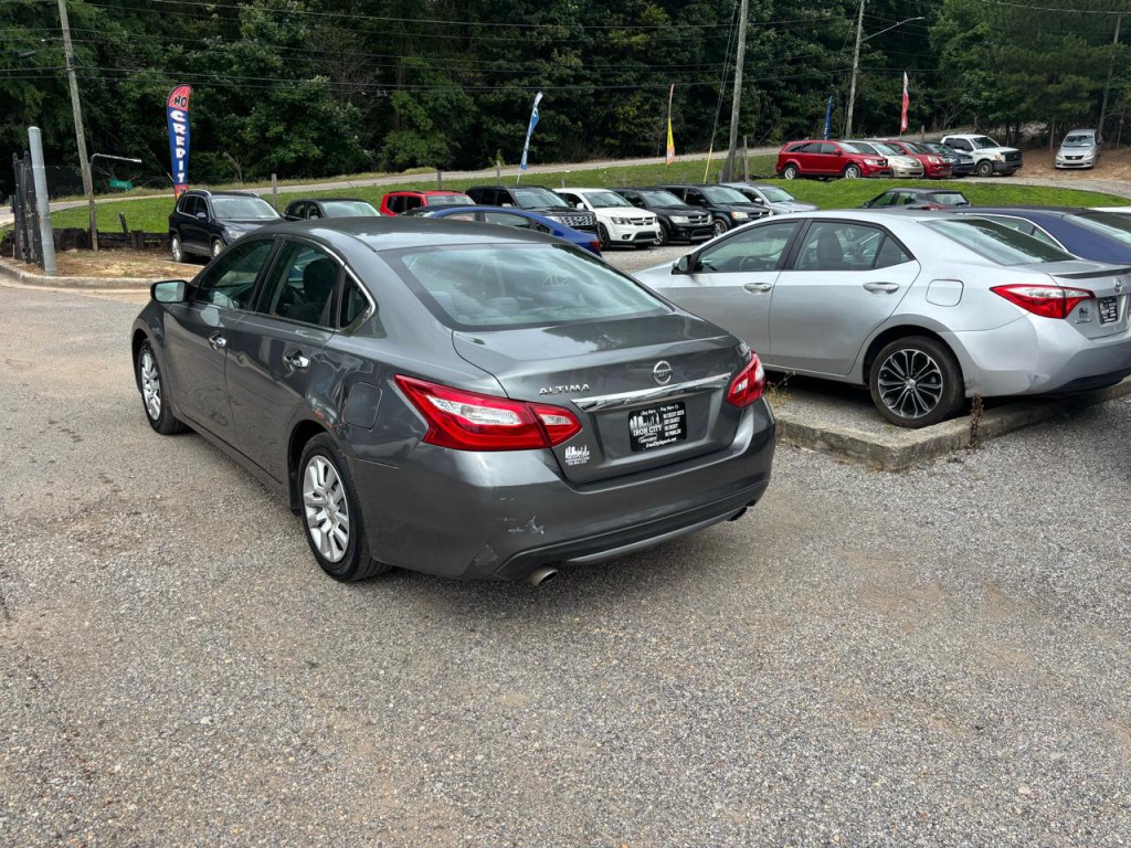 2016 Nissan Altima Image 4