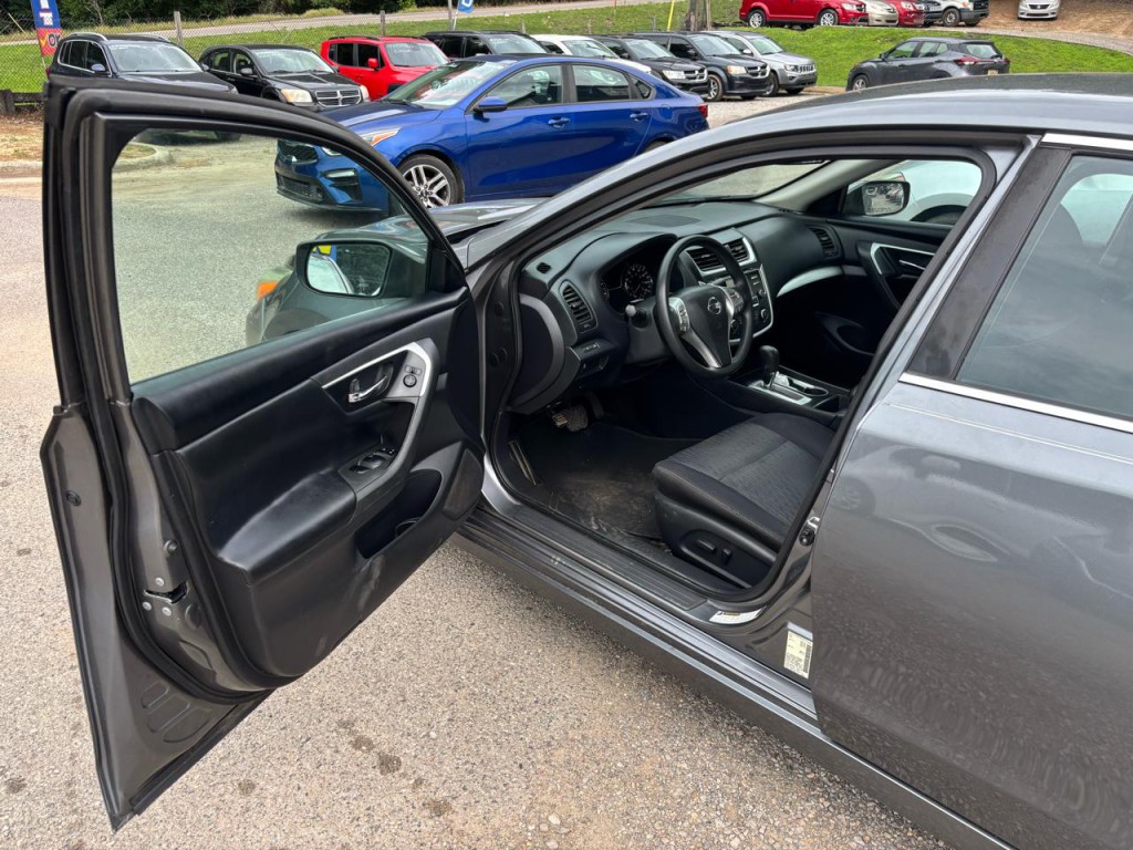 2016 Nissan Altima Image 5