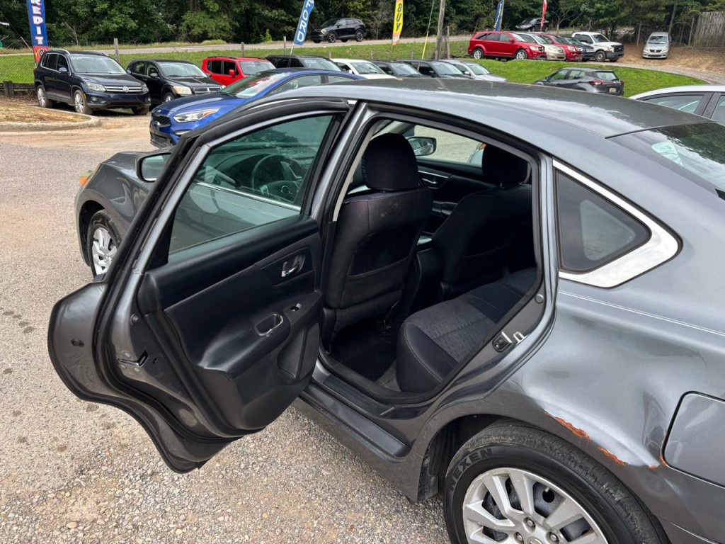 2016 Nissan Altima Image 6