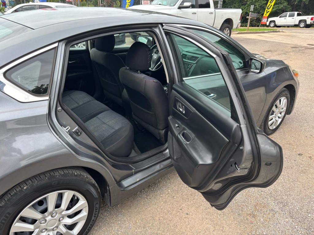 2016 Nissan Altima Image 7