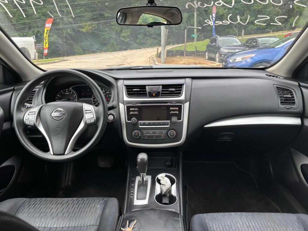 2016 Nissan Altima Image 9