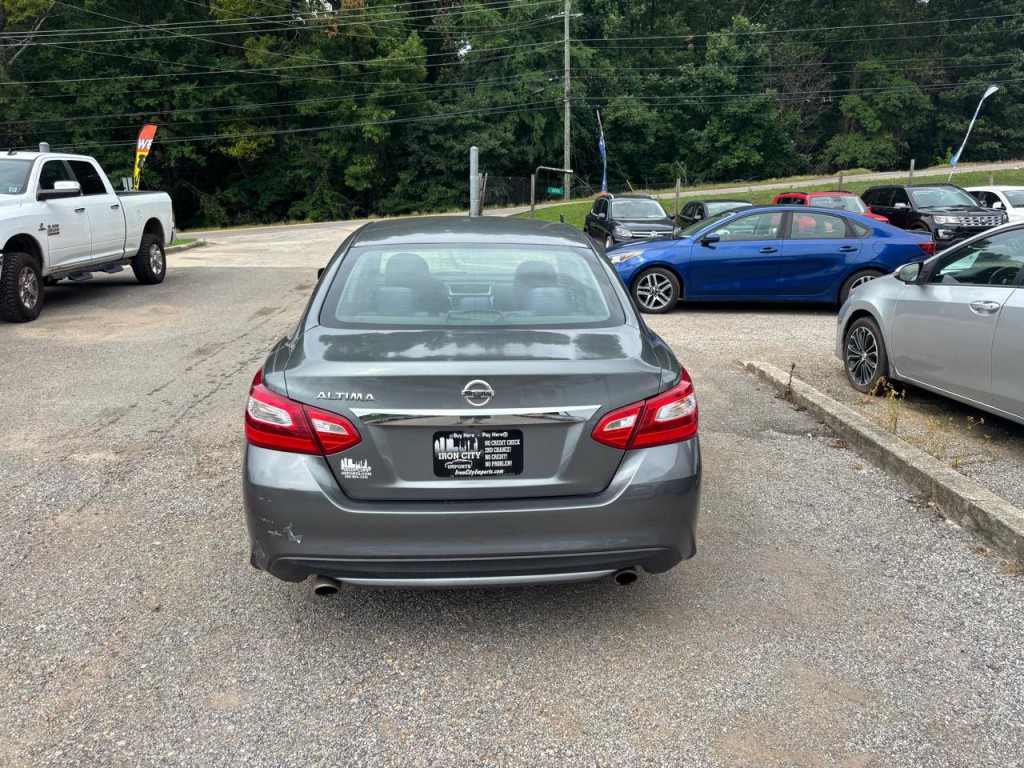 2016 Nissan Altima Image 10