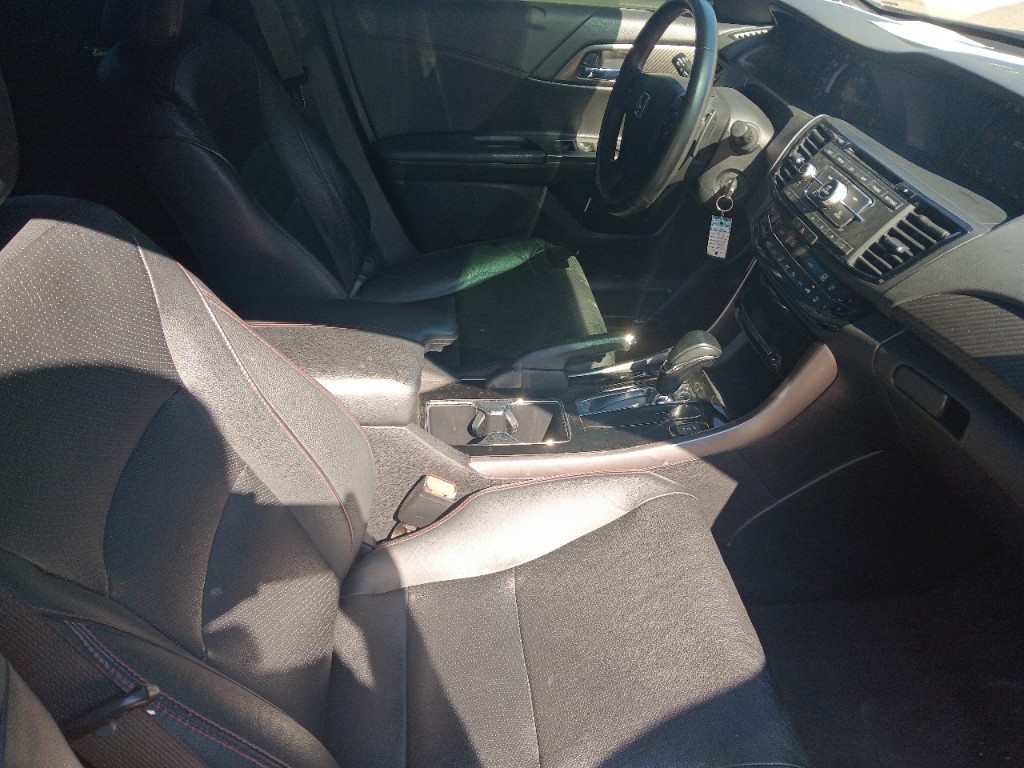 2017 Honda Accord Image 12