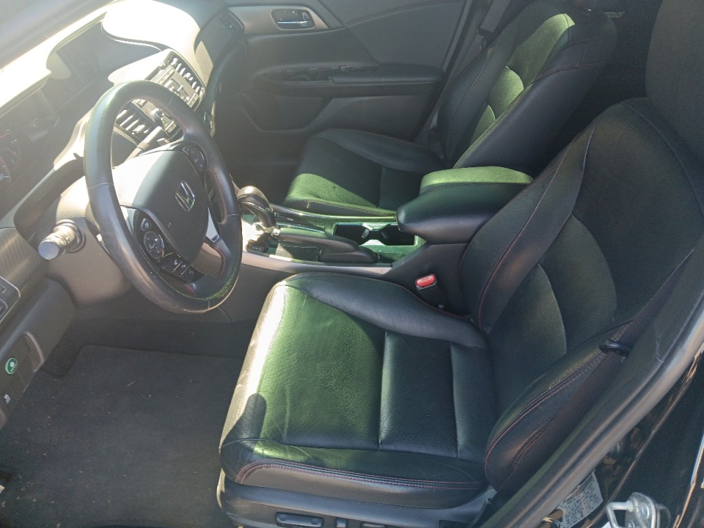 2017 Honda Accord Image 18
