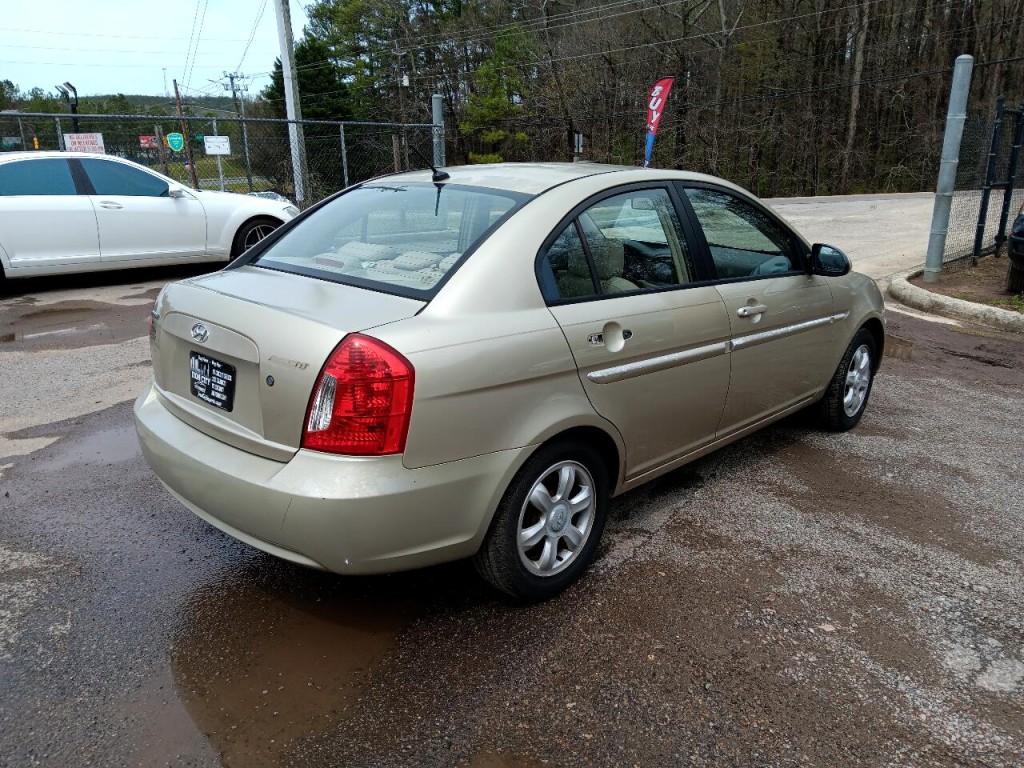 2006 Hyundai Accent Image 4