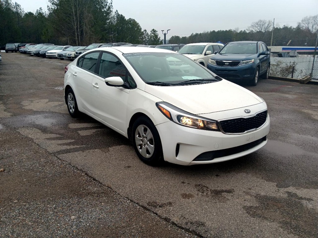 2017 Kia Forte Image 2