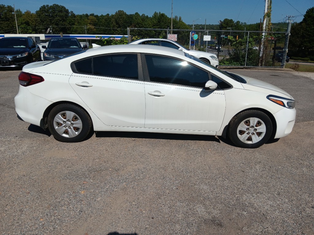 2017 Kia Forte Image 5