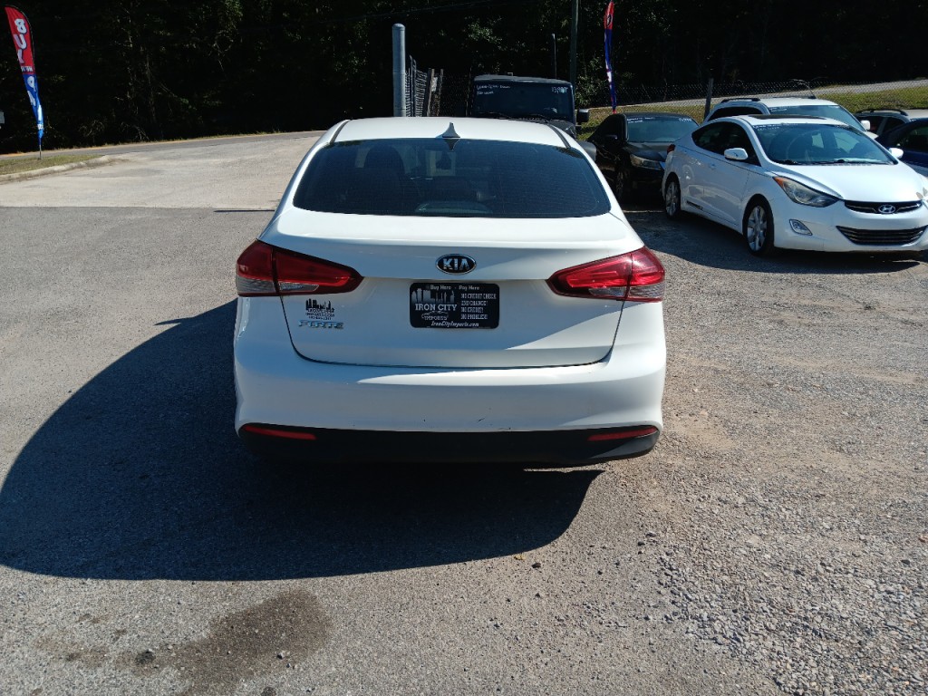 2017 Kia Forte Image 7