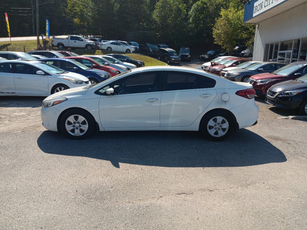 2017 Kia Forte Image 9