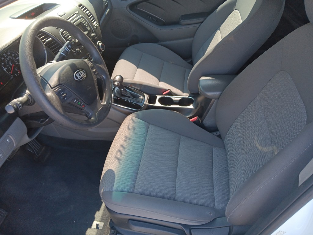 2017 Kia Forte Image 17