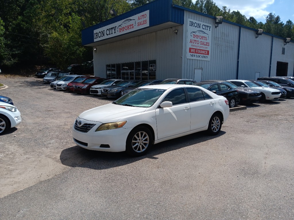 2010 Toyota Camry Image 1