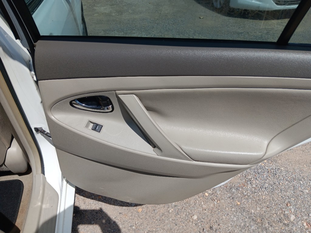 2010 Toyota Camry Image 11