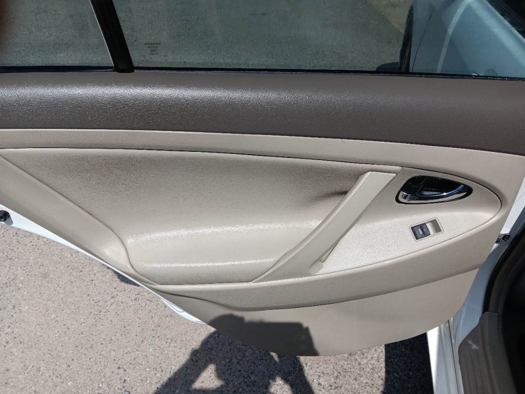 2010 Toyota Camry Image 13