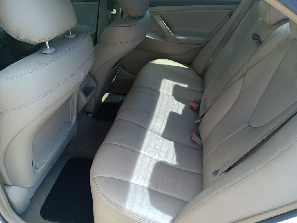 2010 Toyota Camry Image 14